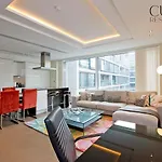 Luxurious West Kensington Flat With City Views